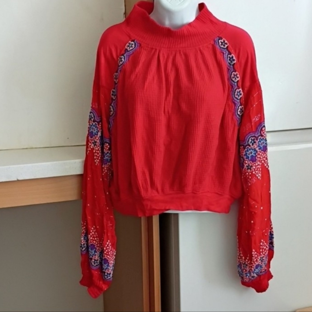 Free PeopleThermal Balloon Sleeve Embroidered Top sz9900.0⁰0 Small